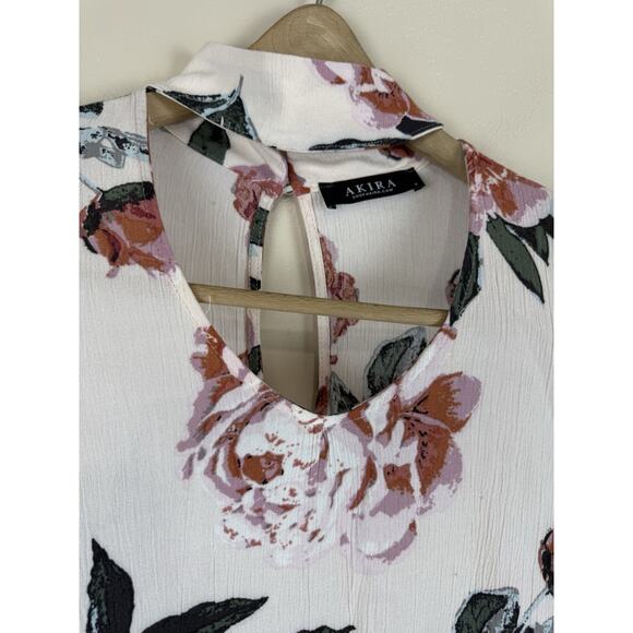 Akira Women’s Loose Chiffon Floral Blouse with V-Neck and Choker Detail Size S - Picture 4 of 13